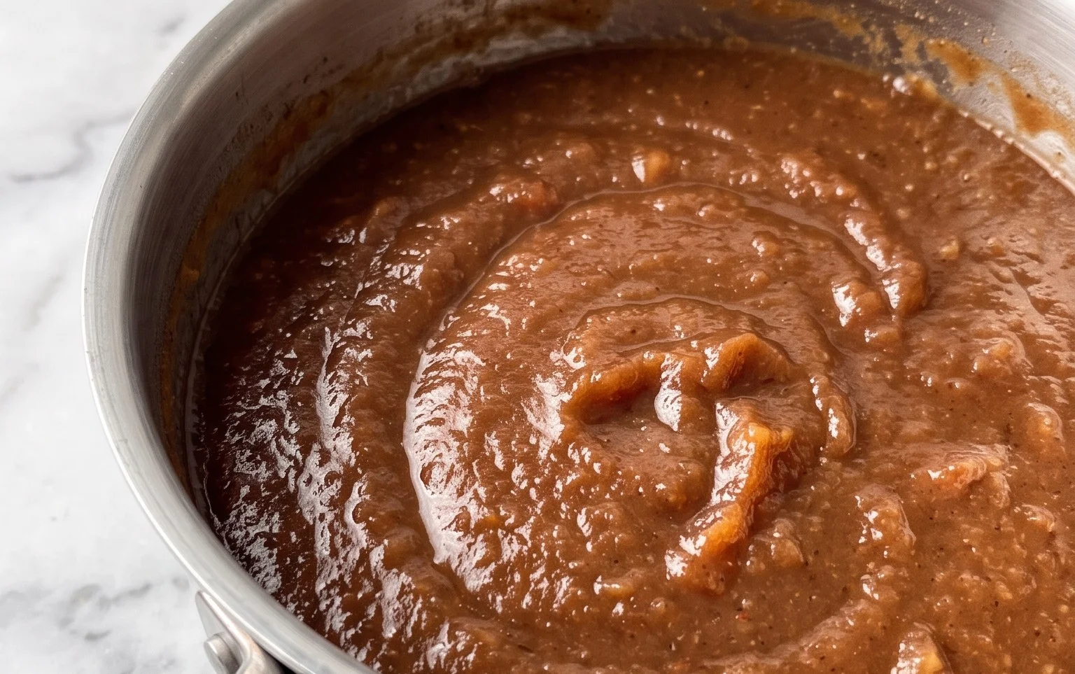 Slow Cooker Apfelmus: Ohne Schälen einkochen, haltbar